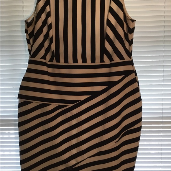 Fashion to Figure fitted dress! - Picture 2 of 8